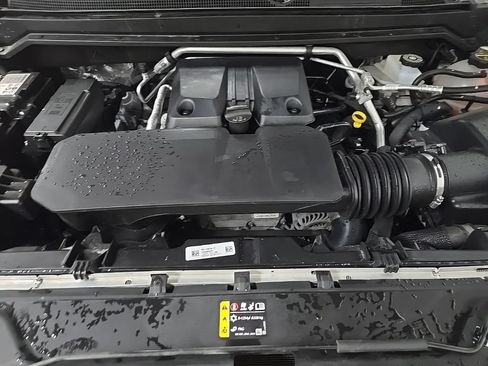 Used 2025 Chevrolet Colorado Z71 AWD/4WD image 12