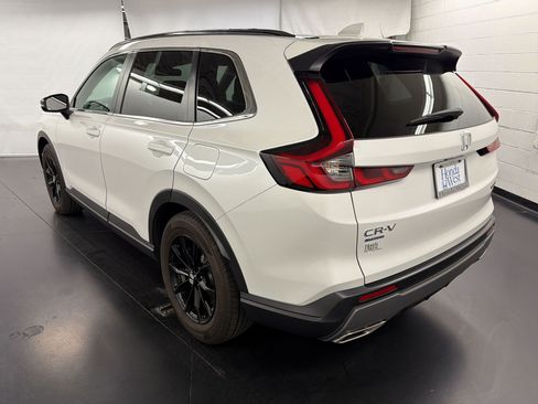 Certified 2025 Honda CR-V Sport image 3