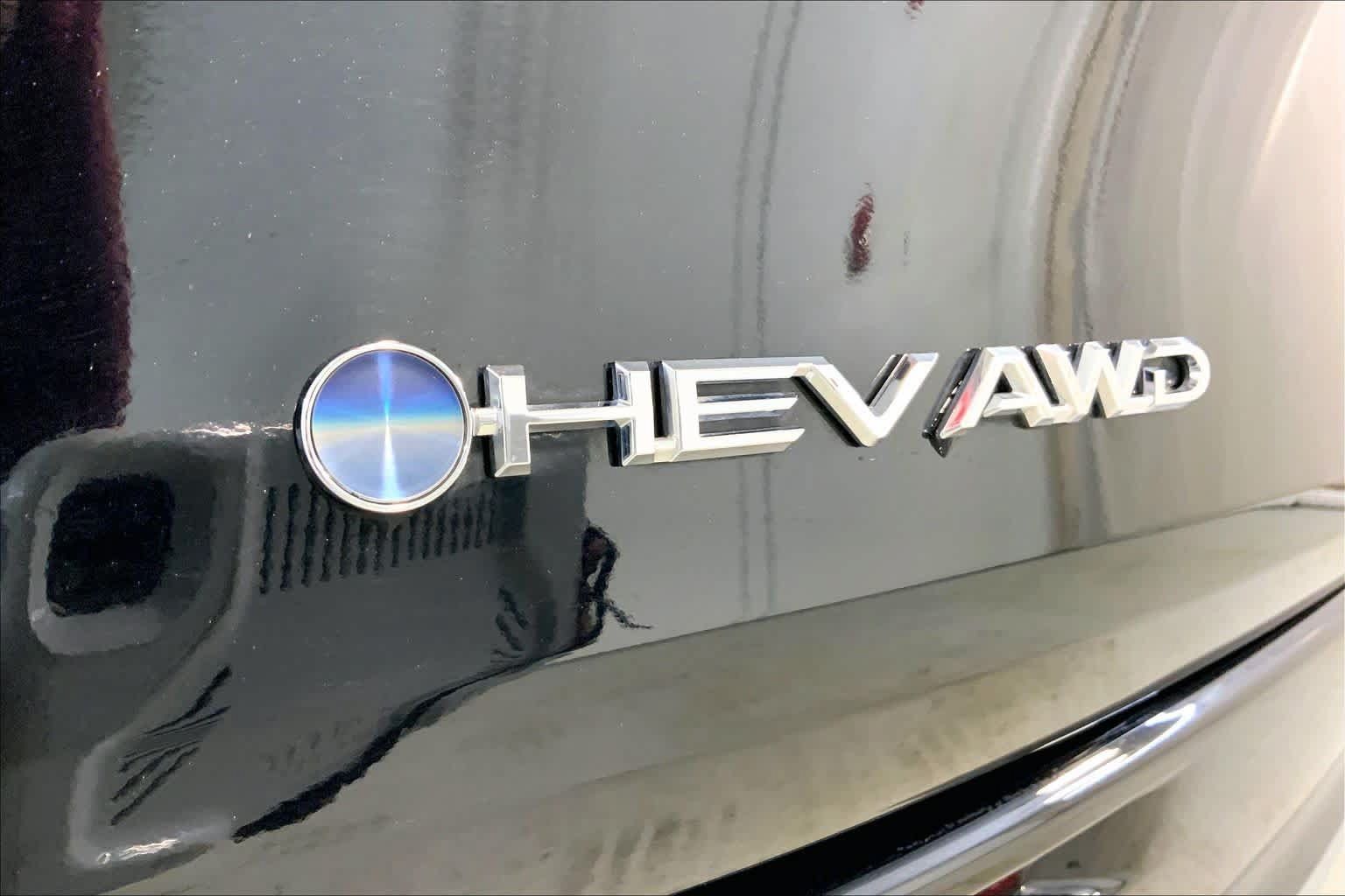 Used 2025 Toyota Sienna Platinum AWD/4WD image 9