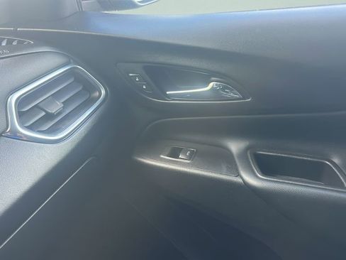 Used 2021 Chevrolet Equinox LT image 13