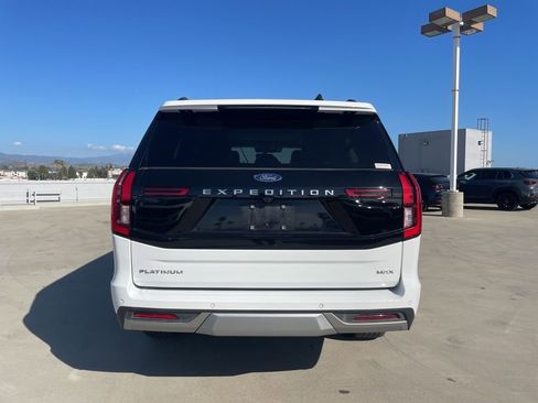 Used 2025 Ford Expedition Max Platinum image 3