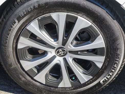 Used 2020 Toyota Prius Prime XLE image 11