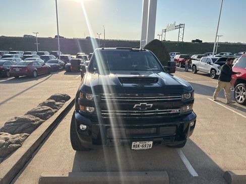 Used 2019 Chevrolet Silverado 2500 LTZ w/ Duramax Plus Package image 2