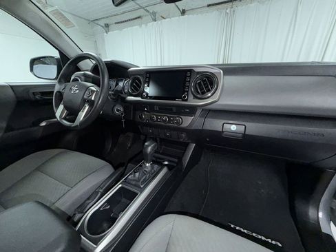 Used 2021 Toyota Tacoma SR5 AWD/4WD image 19