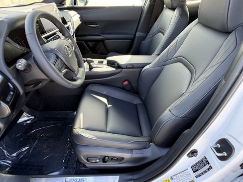 New 2026 Lexus UX 300h FWD image 14