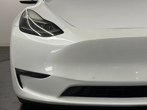 Used 2022 Tesla Model Y Performance AWD/4WD image 9