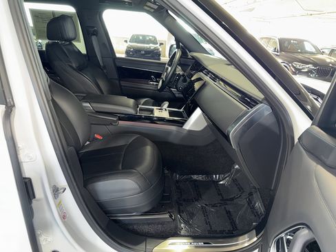 Used 2024 Land Rover Range Rover SE AWD/4WD image 12