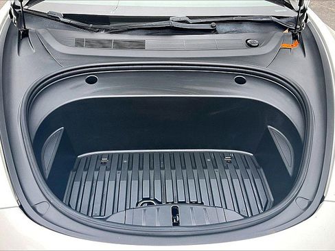 Used 2021 Tesla Model 3 Standard Range Plus image 9