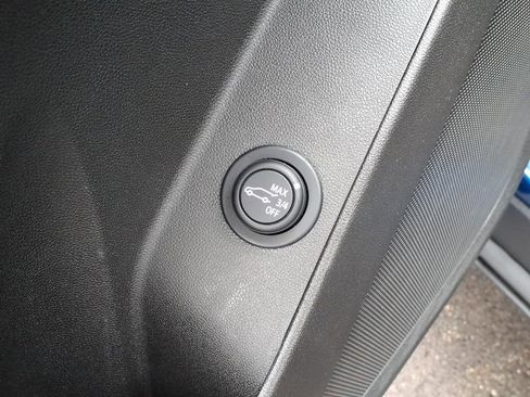 Certified 2023 Chevrolet Equinox LT AWD/4WD image 15