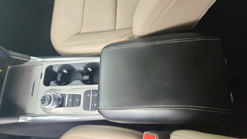 Used 2022 Ford Explorer Limited w/ Limited Technology Package RWD image 18