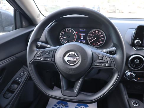Used 2025 Nissan Sentra S image 19