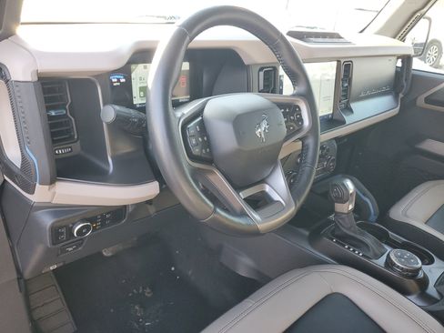 Used 2023 Ford Bronco Wildtrak image 13