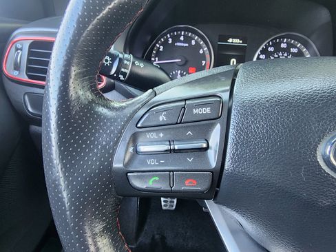 Used 2018 Hyundai Elantra GT Sport image 40