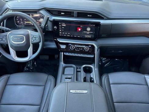 Used 2026 GMC Sierra 2500 Denali w/ Denali Reserve Package AWD/4WD image 15