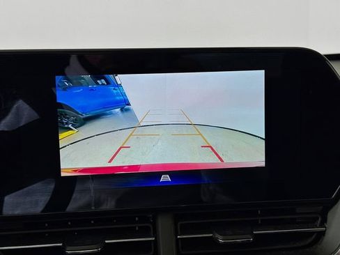 Used 2025 Chevrolet Trax LT image 15