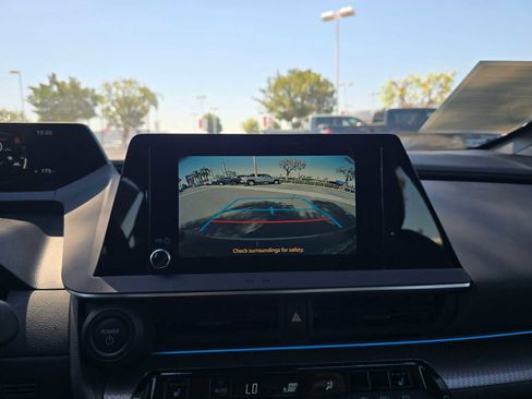 Used 2025 Toyota Prius XLE FWD image 29