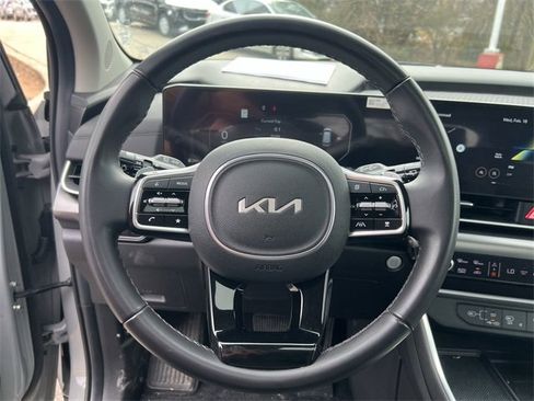 Certified 2025 Kia Carnival SX w/ SX Dark Edition Package image 14