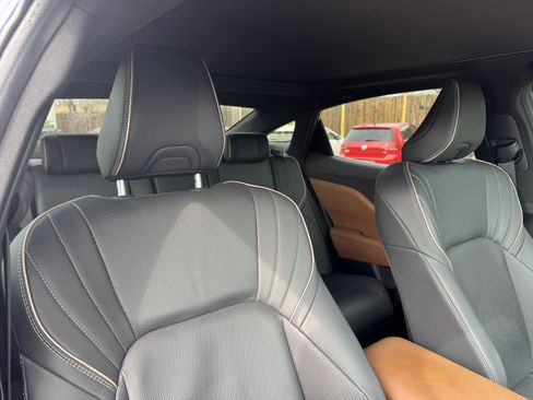 Used 2025 Toyota Crown Limited w/ Advanced Technology Package image 21