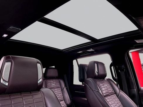 Used 2022 Cadillac Escalade Sport Platinum w/ LPO, Floor Liner Package AWD/4WD image 29