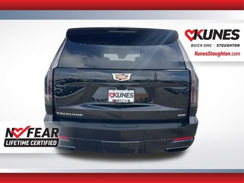 Used 2025 Cadillac Escalade Sport Platinum image 10