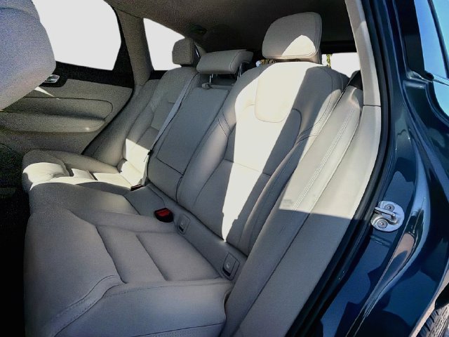 Used 2026 Volvo XC60 B5 Ultra AWD/4WD image 21