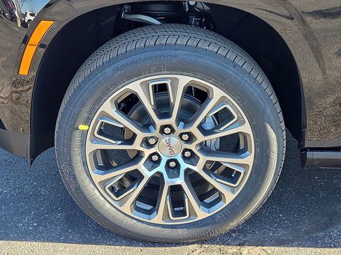 New 2026 GMC Yukon XL Denali w/ Sun & Power Step Package AWD/4WD image 7