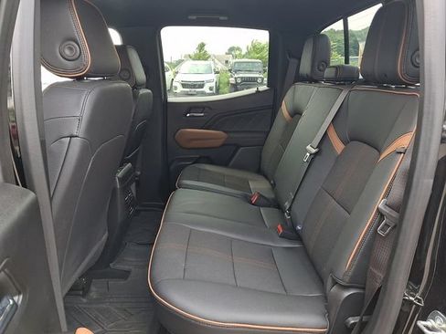 Used 2024 GMC Canyon AT4 w/ LPO, Off Road Lift Package AWD/4WD image 20