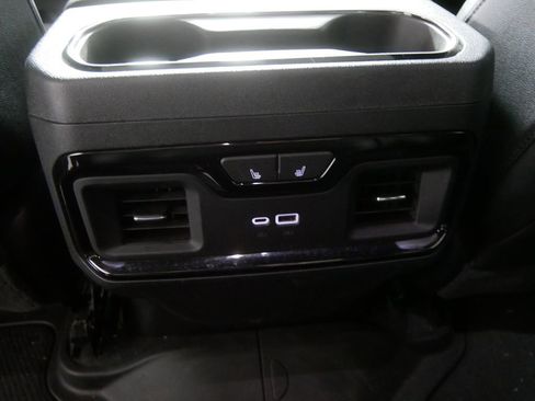 Used 2024 GMC Sierra 3500 AT4 w/ AT4 Premium Plus Package AWD/4WD image 23