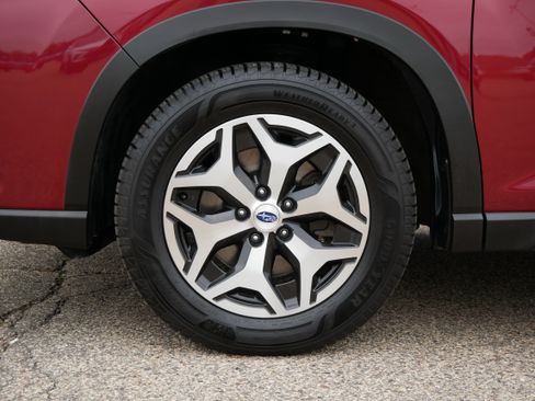 Used 2023 Subaru Forester Premium image 7