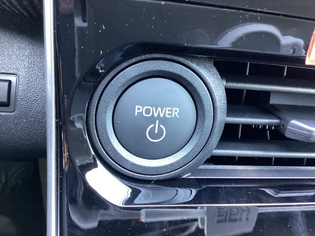 Used 2025 Toyota bZ4X FWD w/ Weather Package image 18