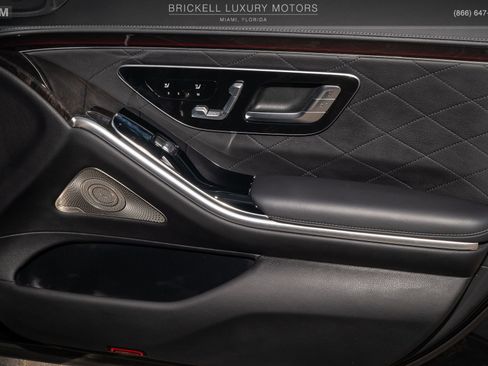 Used 2024 Mercedes-Benz S 580 4MATIC Sedan w/ AMG Line image 13