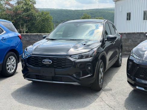 Used 2025 Ford Escape ST-Line Select AWD/4WD image 1