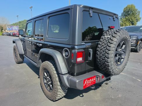 Used 2025 Jeep Wrangler Unlimited Sport AWD/4WD image 3