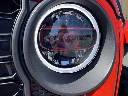 New 2024 Jeep Gladiator Rubicon w/ Technology Group image 10