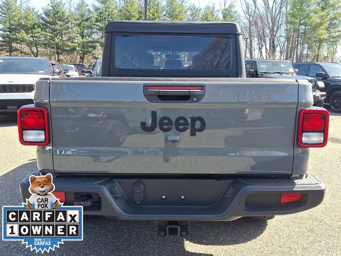 Used 2022 Jeep Gladiator Willys image 5
