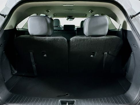 Used 2024 Kia Sorento S image 29