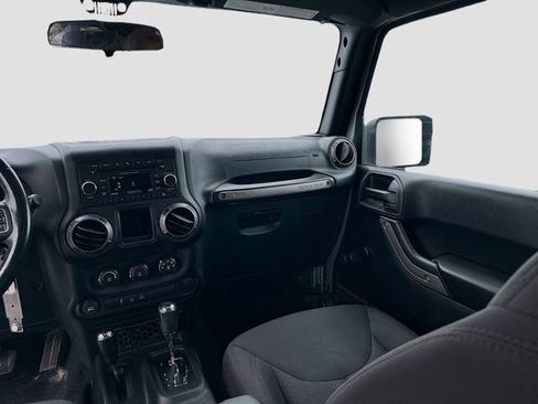 Used 2018 Jeep Wrangler Unlimited Sport w/ Connectivity Group AWD/4WD image 22