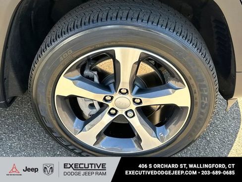 Used 2023 Jeep Grand Cherokee 4WD 4xe image 7