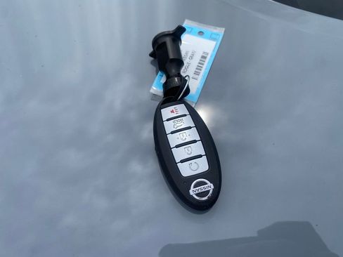 Used 2021 Nissan Rogue SL AWD/4WD image 29