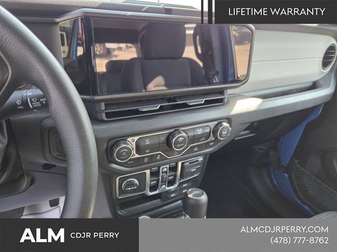 New 2026 Jeep Gladiator Sport AWD/4WD image 22