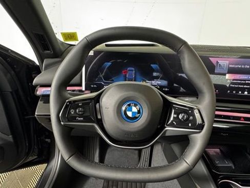 New 2026 BMW i5 eDrive40 image 12