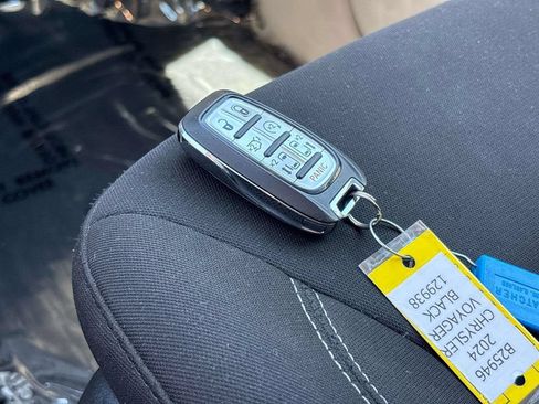 Used 2024 Chrysler Voyager LX FWD image 32