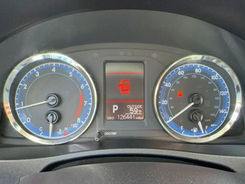 Used 2017 Toyota Corolla L FWD image 11