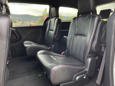 Used 2018 Dodge Grand Caravan GT FWD image 20
