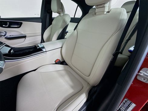 Used 2025 Mercedes-Benz C 300 4MATIC Sedan image 5