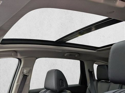 Used 2023 Acura MDX SH-AWD image 13