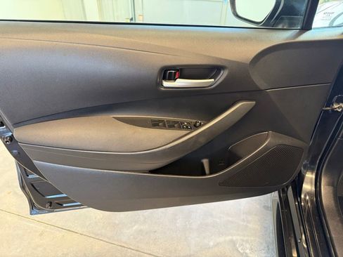 Used 2021 Toyota Corolla LE image 26