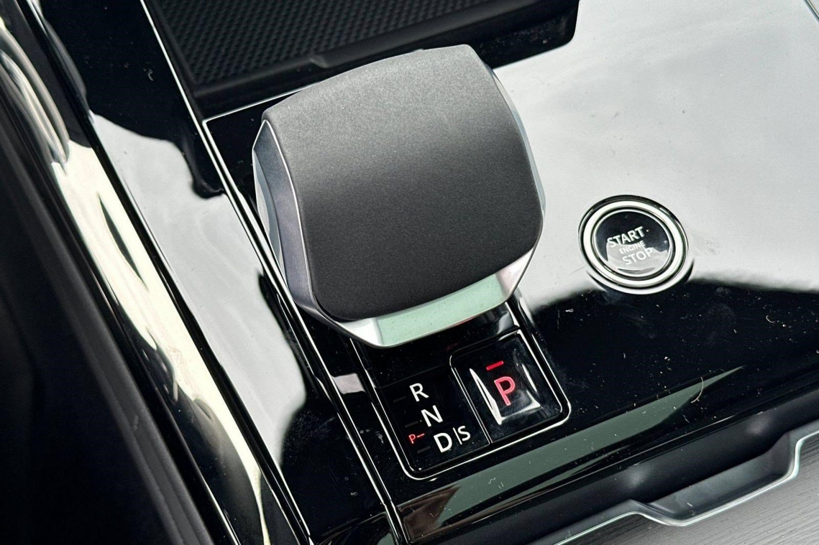 New 2026 Land Rover Range Rover Sport Dynamic SE AWD/4WD image 18