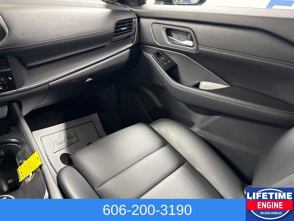Used 2024 Nissan Rogue SV w/ SV Premium Package AWD/4WD image 27