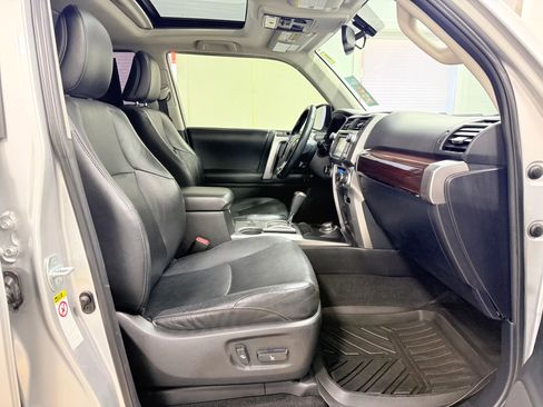 Used 2015 Toyota 4Runner Limited AWD/4WD image 24